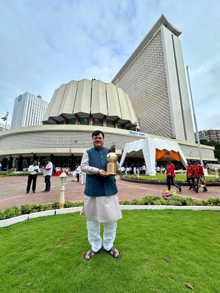 राष्ट्रपतींच्या हस्ते सन्मान होणे अभिमानास्पद – भाजपा गटनेते आ. प्रविण दरेकर यांचे उद्गार