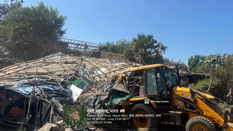 मार्वे पठारे वाडीत 23 बेकायदा गोदामांवर बुलडोझर, 25 हजार चौरस फूट जागा मोकळी